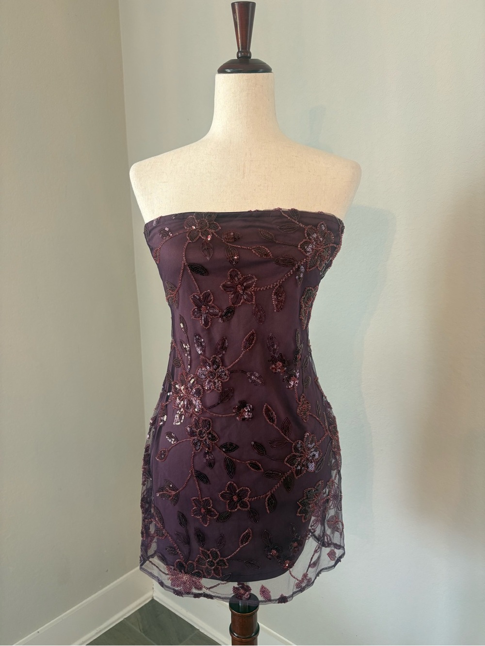 Peppermayo Moorey Beaded Overlay Mini Wine Homecoming Dress Strapless Size 6